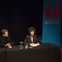 lit.COLOGNE 2018: Sasha Marianna Salzmann mit Moderator Ulich Noller. © Ast/Jürgens