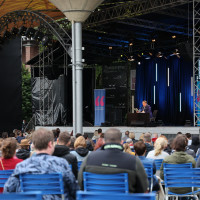 lit.COLOGNE 2021 Digital: 30.06. Hape Kerkeling präsentiert live im Kölner Tanzbrunnen Open Air sein neues Buch "Pfoten vom Tisch" / ©lit.COLOGNE/Ast/Juergens