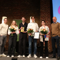lit.COLOGNE 2022: Max von der Groeben, Louisa Braun (Finalistin), Benni Bauerdick, Vincent Dekorsy (Gewinner), Melis Ntente (Finalistin), Kurt von Storch (Flossbach von Storch AG) ©Ast/Juergens