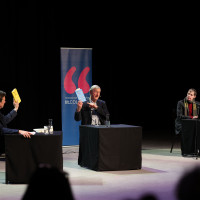 lit.COLOGNE 2023: Julian Barnes: Elizabeth Finch. Mit Frank Arnold, Mod.: Alf Mentzer ©Ast/Juergens