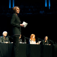 lit.COLOGNE 2024: 08.03. „Es kann im besten Falle glühen.“ Die große Gala der lit.COLOGNE mit Bettina Böttinger, Marleen Lohse, Mariele Millowitsch, Désirée Nosbusch, Claudia Roth und Jocelyn B. Smith ©Hieronymus Rönneper