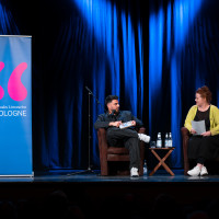 lit.COLOGNE 2025: 27.03.: Tahsim Durgun – »Mama, bitte lern Deutsch« © Hieronymus Rönneper