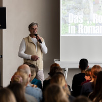 lit.COLOGNE 2025: 27.03.: KlasseBuch: Gabriele Oepen-Domschky und Markus Eckstein – Romanik in Köln. Wie geht das? ©Hieronymus Rönneper