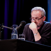 lit.COLOGNE 2025: 22.3. Auf der Suppe ruht das Weltgebäude – Geschmackloses aus der Literaturgeschichte mit Samuel Finzi, Nina Kunzendorf und Jakob Hein ©Katja Tauber
