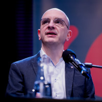 lit.COLOGNE 2025: 22.3. Auf der Suppe ruht das Weltgebäude – Geschmackloses aus der Literaturgeschichte mit Samuel Finzi, Nina Kunzendorf und Jakob Hein ©Katja Tauber