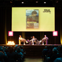 lit.COLOGNE 2025: 4.03.: Live Podcast: Schlag und fertig mit Fabian Köster , Jonas Hector und Benedikt Höwedes ©Katja Tauber