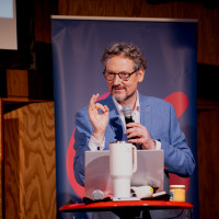 lit.COLOGNE 2025: 26.03.: Der Pinguin, der fliegen lernte – eine Geschichte über das Leben und das Glück. Mit Eckart von Hirschhausen und Stefan Christmann © Katja Tauber