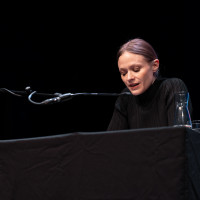 lit.COLOGNE 2025: 28.03. Deine Welt sind die … Särge!? Wie viel „Dracula“ steckt in „Heidi“? Mark Benecke, Peter Otto Büttner und Mavie Hörbiger über zwei Ikonen der Weltliteratur . Mod.: Tobias Rüther ©Hieronymus Rönneper