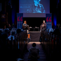 lit.COLOGNE 2025: 30.03. Hör zu! Michel Faber beschreibt in den höchsten Tönen, was Musik mit uns macht. Mod.: Christiane Falk ©Katja Tauber