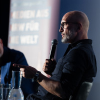 lit.COLOGNE 2026: 21.03. VA105 DOK.COLOGNE Benno Fürmann präsentiert … AWARE – Reise in das Bewusstsein © Hieronymus Rönneper