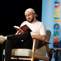 lit.COLOGNE 2026: 11.03. VA221 lassmalesen KlasseBuch: Sergio Dudli Lunar & Eisenhauer - Das mysteriöse Ministerium der tödlichen Dinge © Hieronymus Rönneper