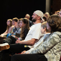 lit.COLOGNE 2026: 11.03. VA221 lassmalesen KlasseBuch: Sergio Dudli Lunar & Eisenhauer - Das mysteriöse Ministerium der tödlichen Dinge © Hieronymus Rönneper