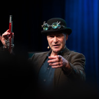 lit.COLOGNE 2026: 11.03. VA222 KlasseBuch: Oliver Pötzsch Lara, Viktor und der Zauberbaum © Hieronymus Rönneper