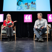 lit.COLOGNE 2026: 14.03. VA242 Philipp Schepmann liest Ingo Siegner: Lustige Abenteuer mit Matilda, Oskar und dem Drachen Kokosnuss Mod.: Nina Heuser © Hieronymus Rönneper