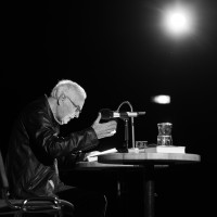 lit.COLOGNE 2026: 11.03. VA 31: Nahaufnahmen einer Frau, die sich entfernt. Mit Bodo Kirchhoff. Mod.: Anne Burgmer © Hieronymus Roenneper