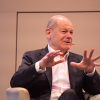 lit.COLOGNE 2026: 16.03. VA66 Was liest einer, der Geschichte schrieb? Olaf Scholz und die Bücher seines Lebens Mod.: Bettina Böttinger © Katja Tauber