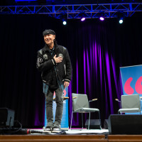 lit.COLOGNE 2026: 18.03. VA83 ,,Wind of Change" - Klaus Meine und die Scorpions schreiben Geschichte mit Musik Mit Tijan Sila © Hieronymus Rönneper