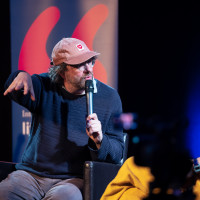 lit.COLOGNE 2026: 19.03. VA88 „Solange es noch Menschen gibt, die solche Songs schreiben können, sind wir noch nicht verloren.“ Nilz Bokelberg trifft Francesco Wilking von Die Höchste Eisenbahn © Hieronymus Rönneper