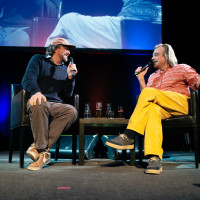 lit.COLOGNE 2026: 19.03. VA88 „Solange es noch Menschen gibt, die solche Songs schreiben können, sind wir noch nicht verloren.“ Nilz Bokelberg trifft Francesco Wilking von Die Höchste Eisenbahn © Hieronymus Rönneper