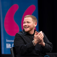 lit.COLOGNE 2026: 20.03. VA99 Kae Tempest und Dimitrij Schaad. Ein Leben lang gesucht © Hieronymus Rönneper