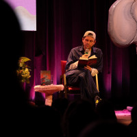 lit.COLOGNE POP 2026: 06.03. lit.COLOGNE POP - Freitag Leif Randt mit „Let’s talk about feelings“ Mod.: Miriam Zeh © Ella Seeger